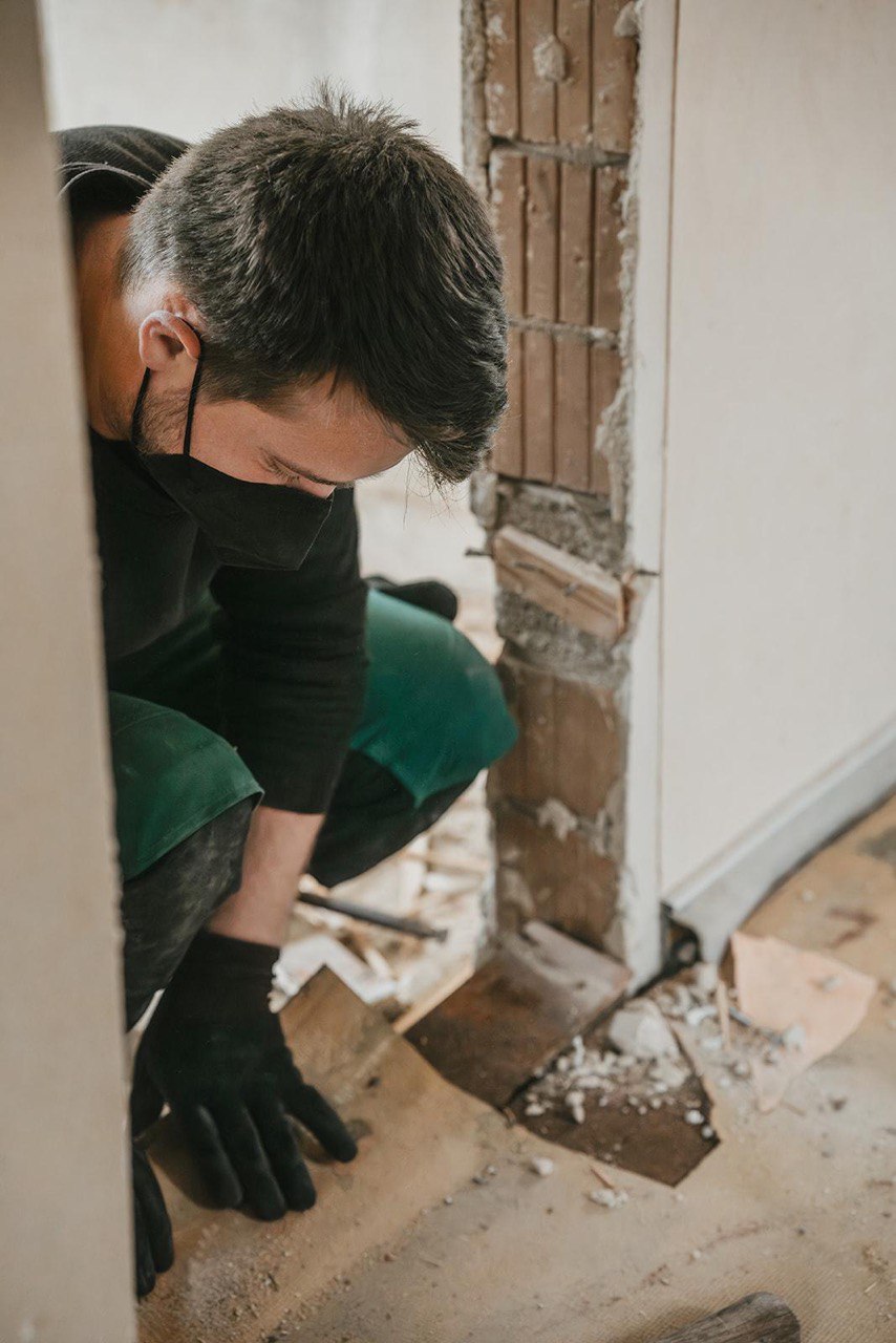 Bodenarbeiten bei der Entrümpelung